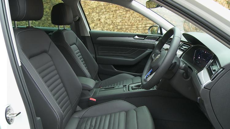Volkswagen PASSAT DIESEL ESTATE 2.0 TDI EVO SCR SEL 5dr